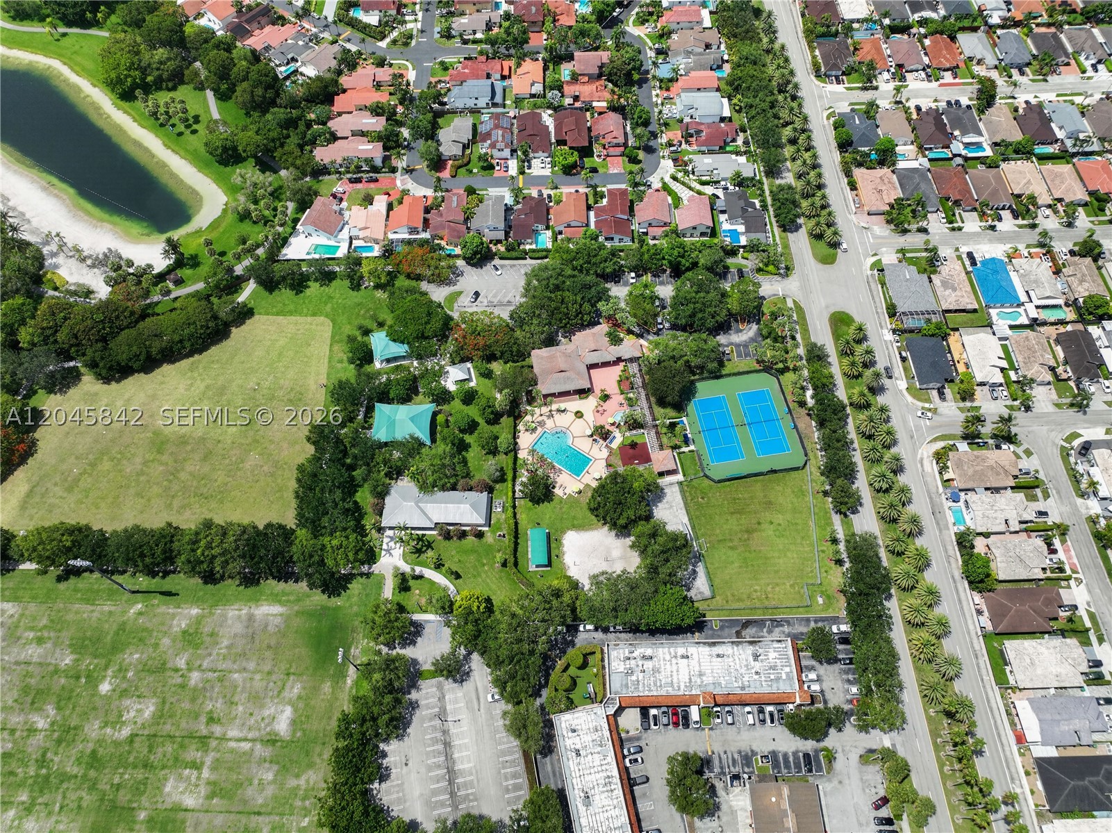 VILLAS AT THE HAMMOCKS CO - Residential