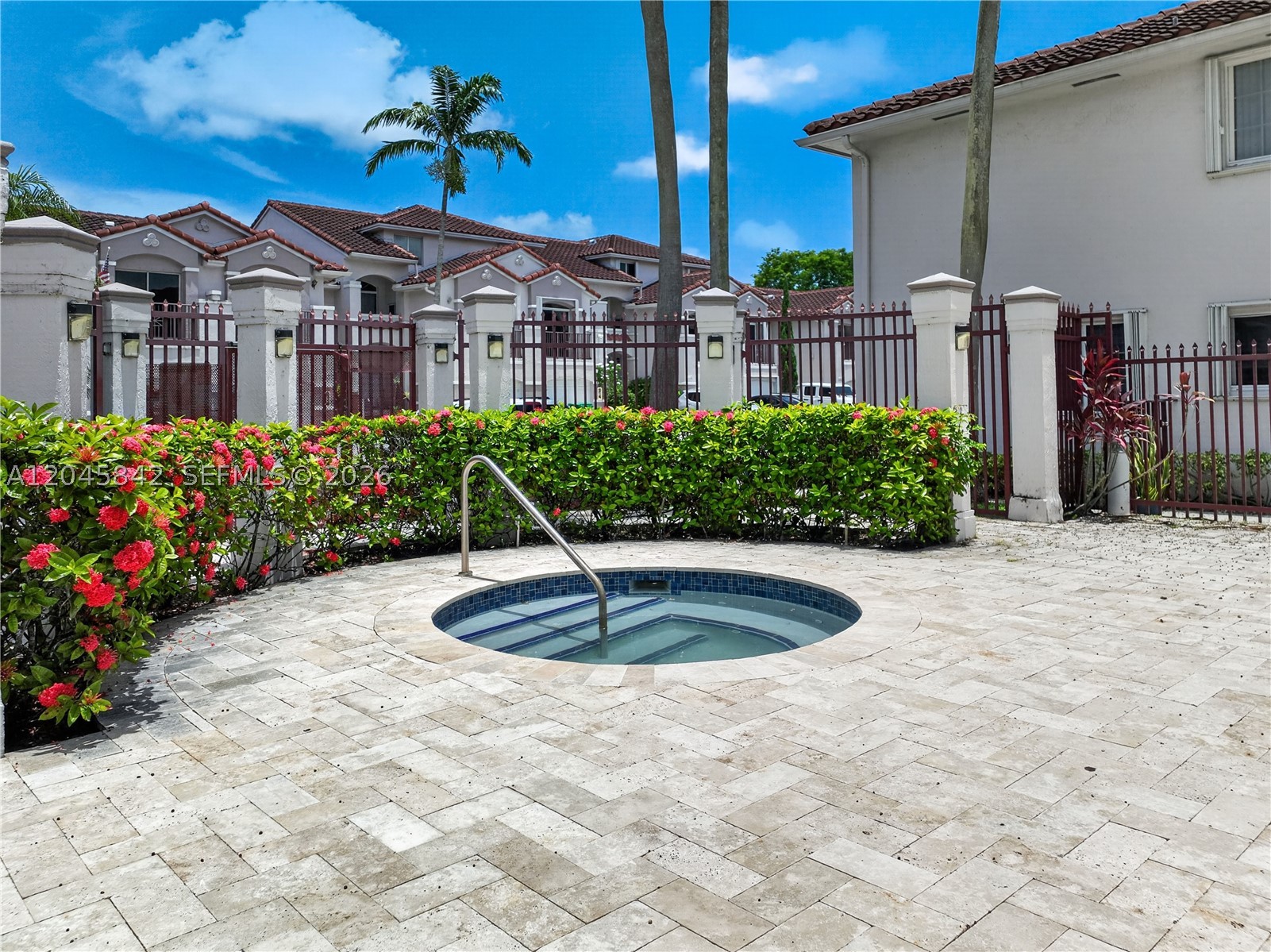VILLAS AT THE HAMMOCKS CO - Residential