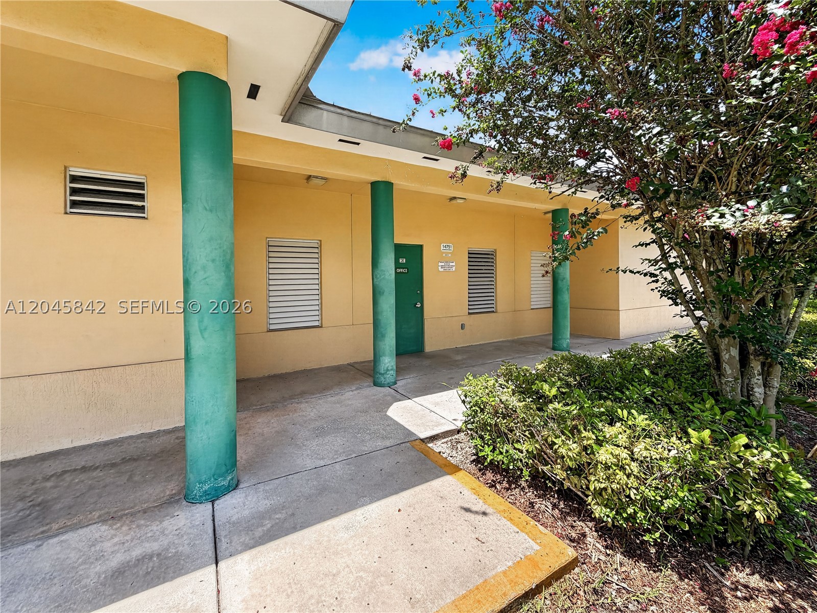VILLAS AT THE HAMMOCKS CO - Residential