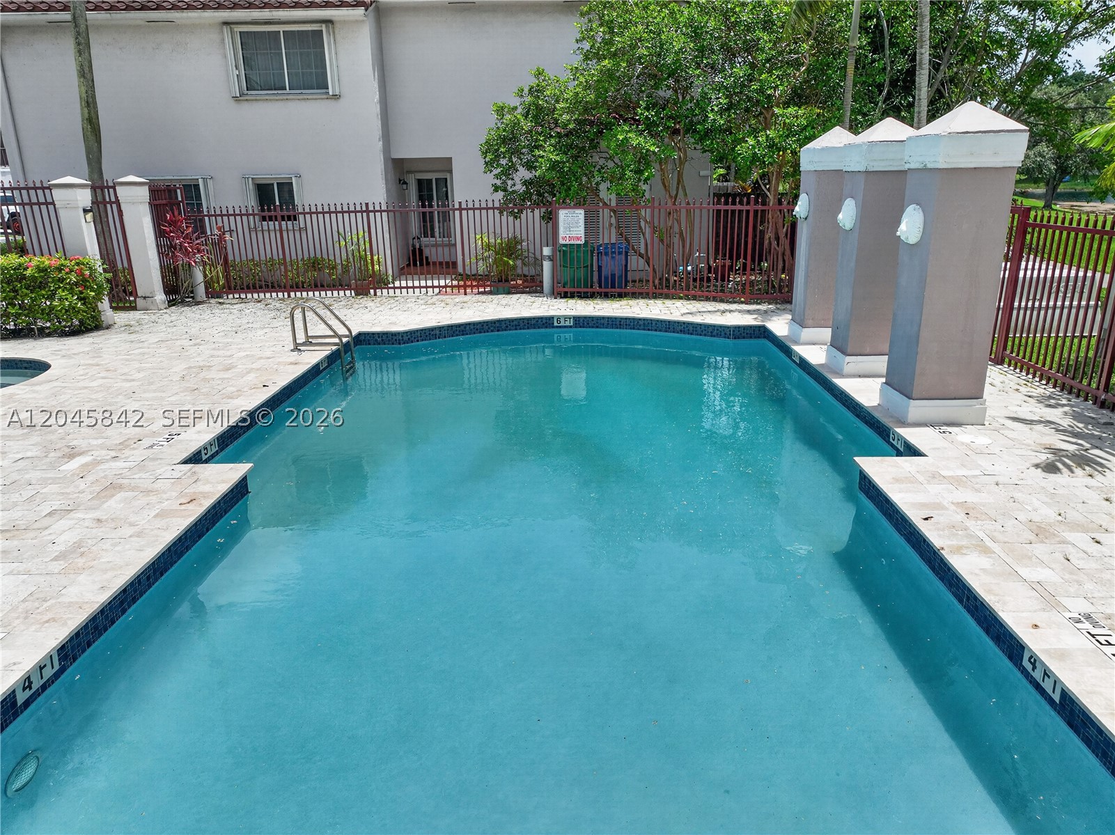 VILLAS AT THE HAMMOCKS CO - Residential