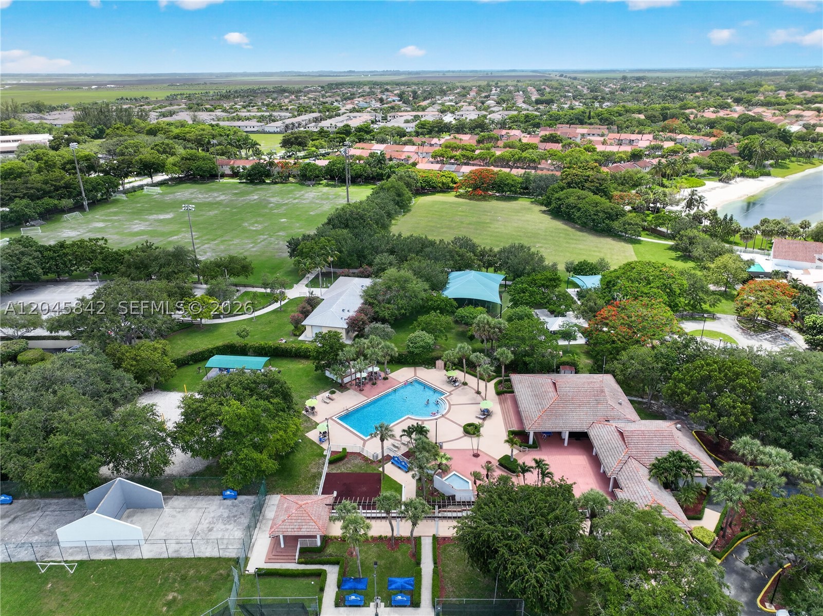 VILLAS AT THE HAMMOCKS CO - Residential