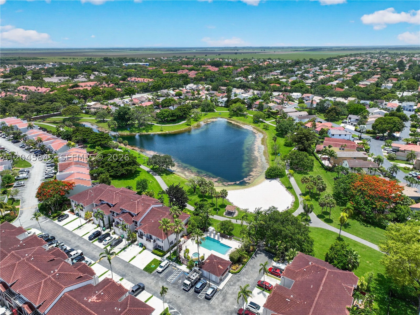 VILLAS AT THE HAMMOCKS CO - Residential