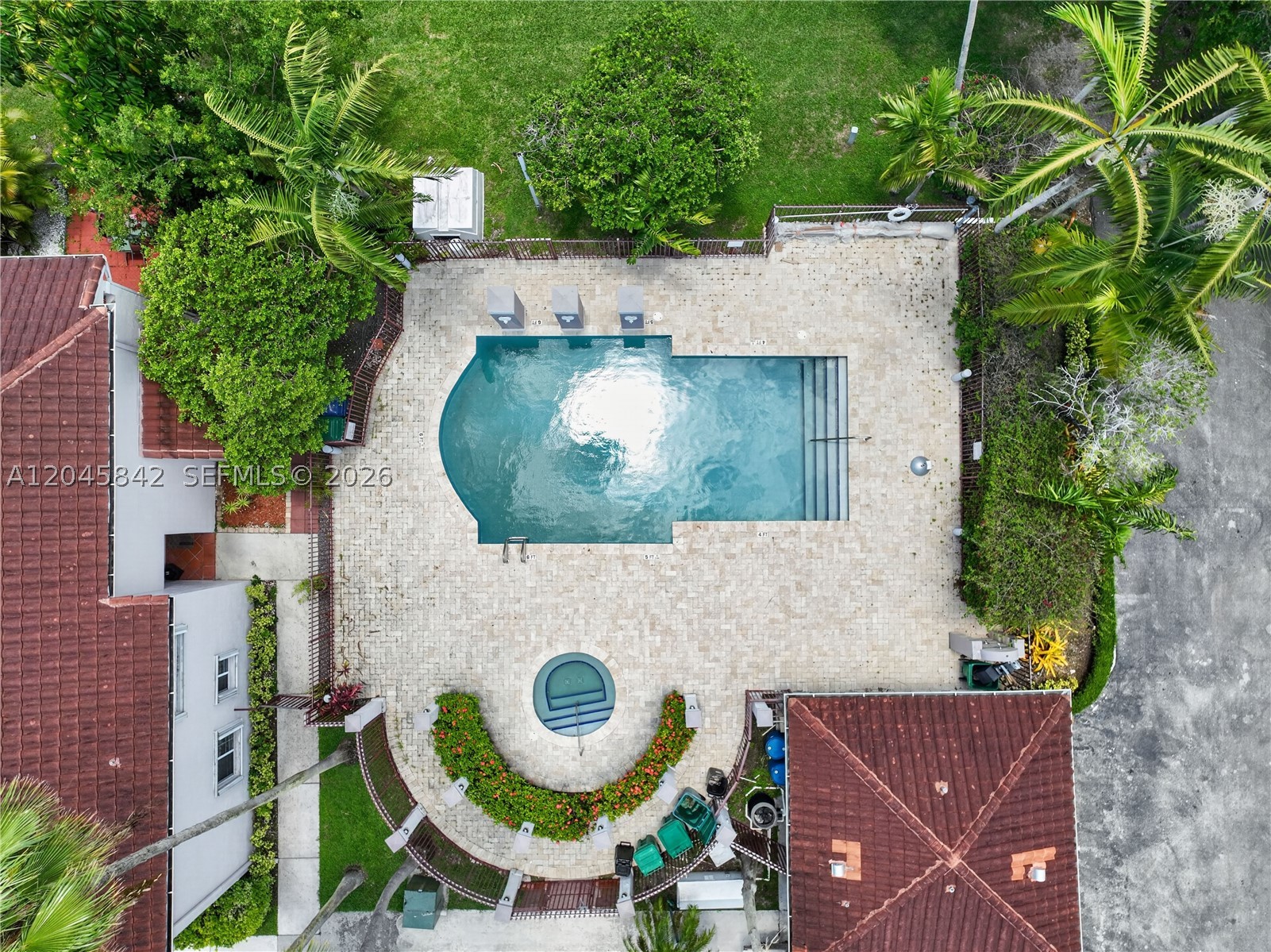 VILLAS AT THE HAMMOCKS CO - Residential