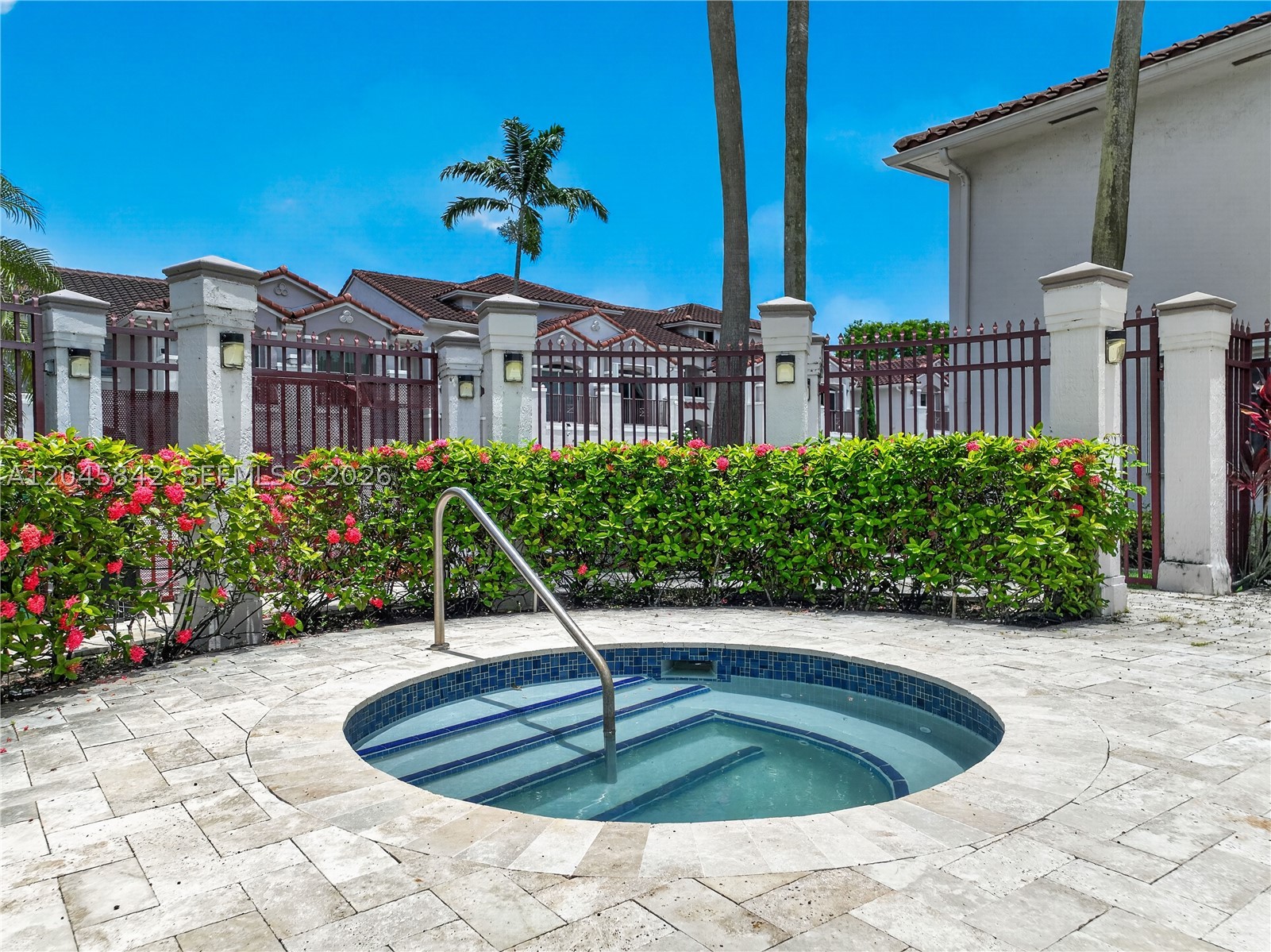 VILLAS AT THE HAMMOCKS CO - Residential