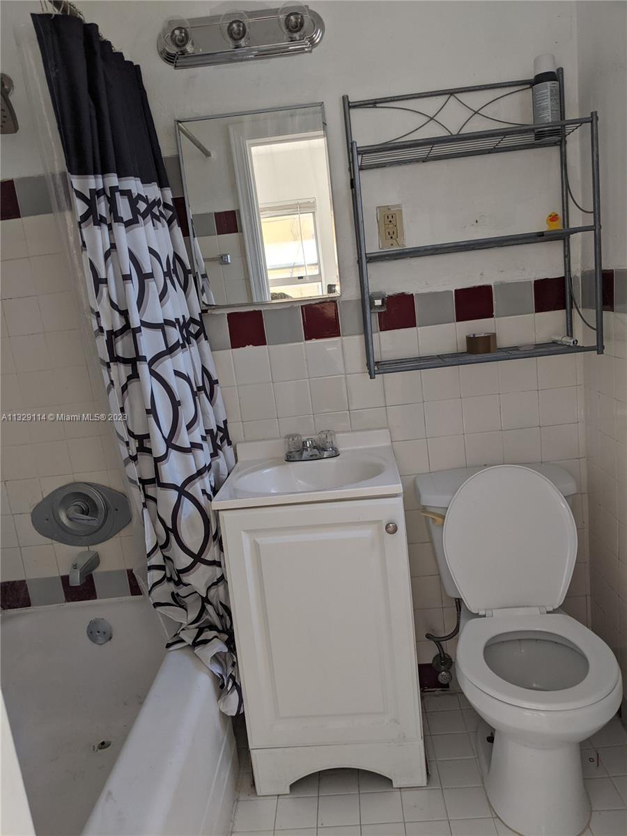 BISCAYNE BEACH RESUB - Residential Lease