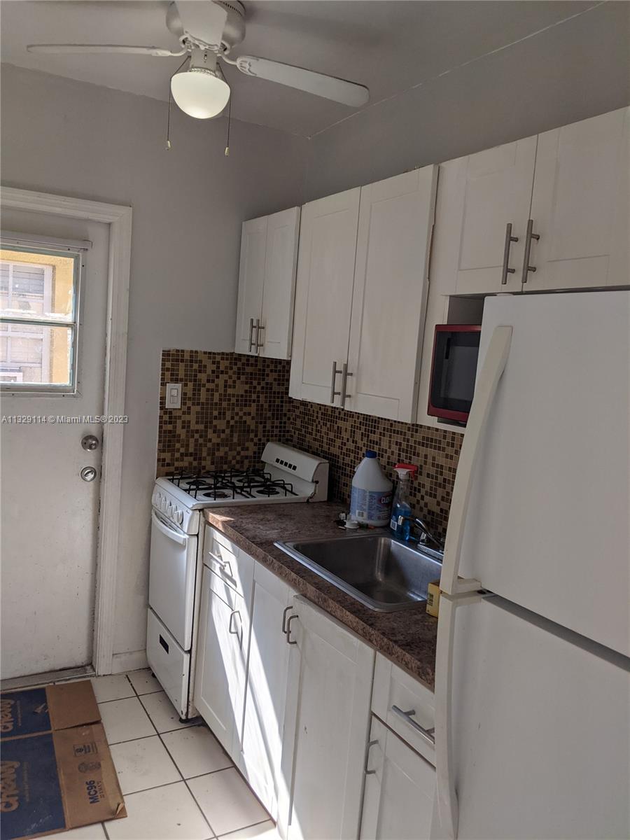 BISCAYNE BEACH RESUB - Residential Lease