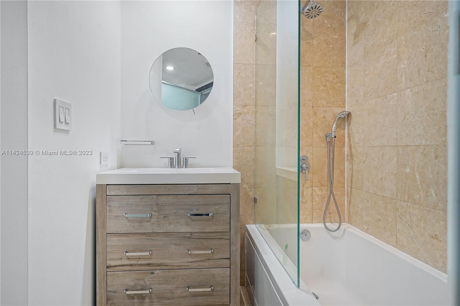 CARBONELL CONDO - Residential Lease