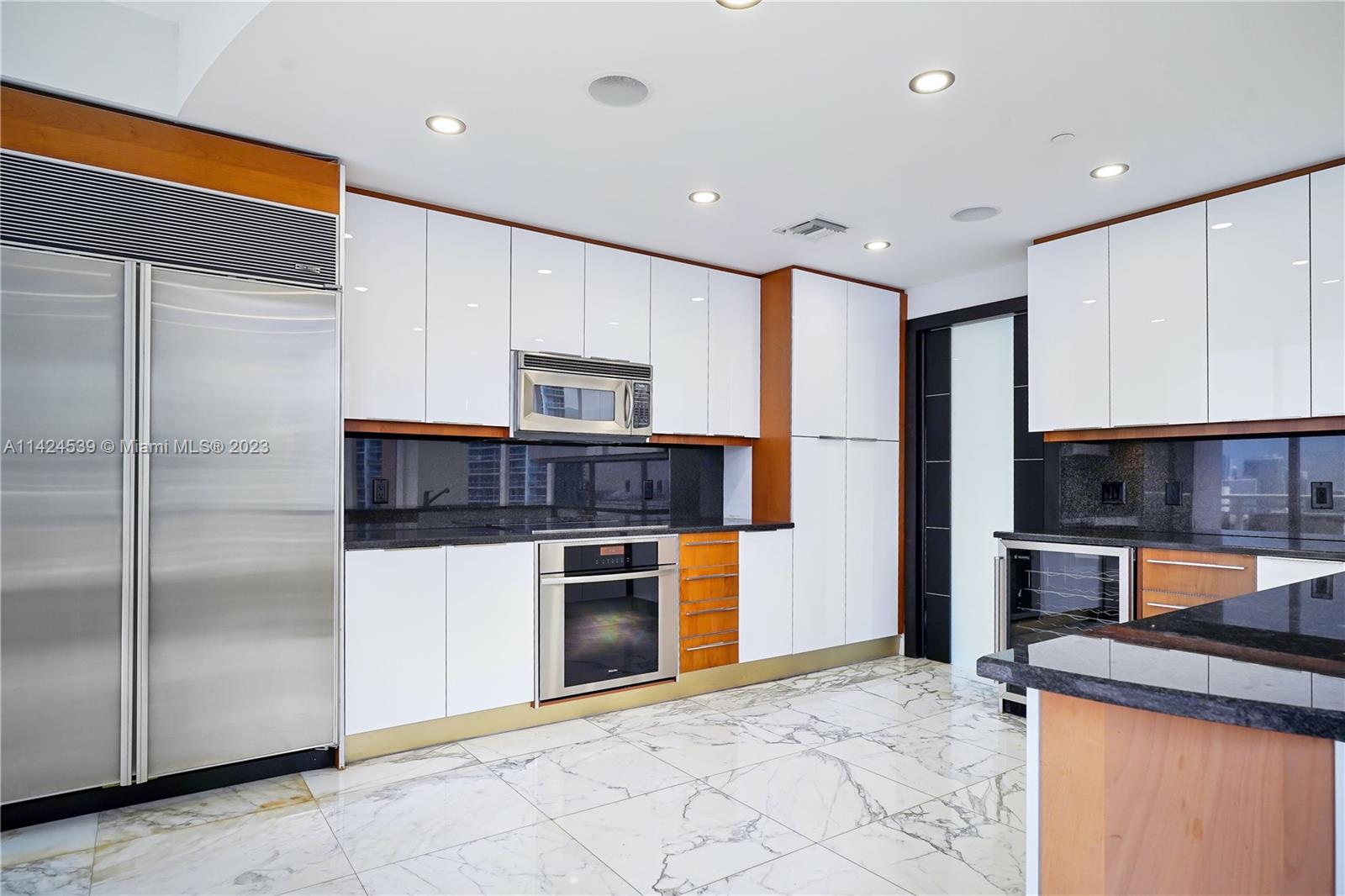 CARBONELL CONDO - Residential Lease