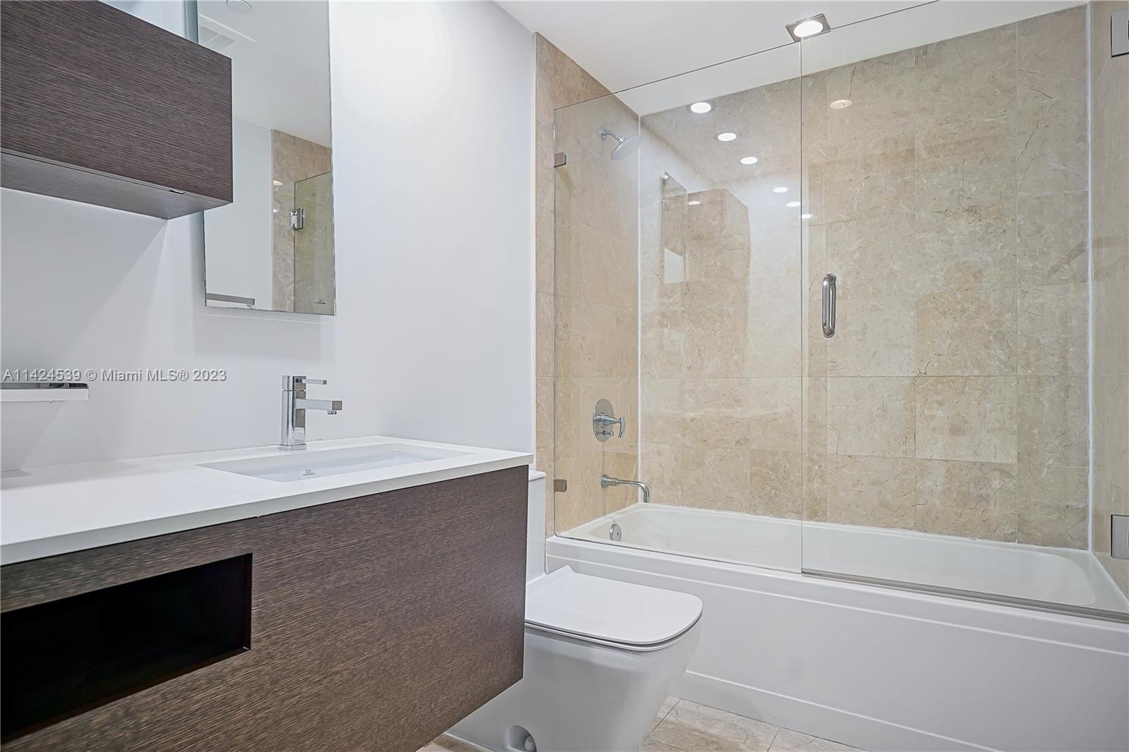 CARBONELL CONDO - Residential Lease