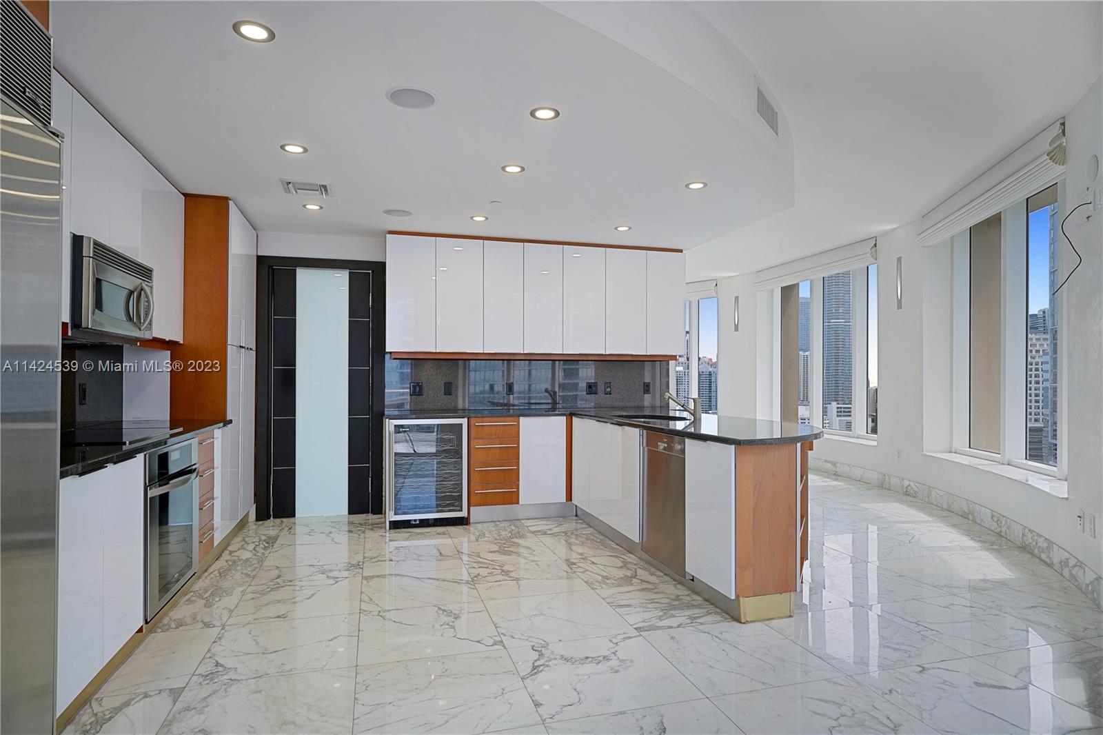 CARBONELL CONDO - Residential Lease