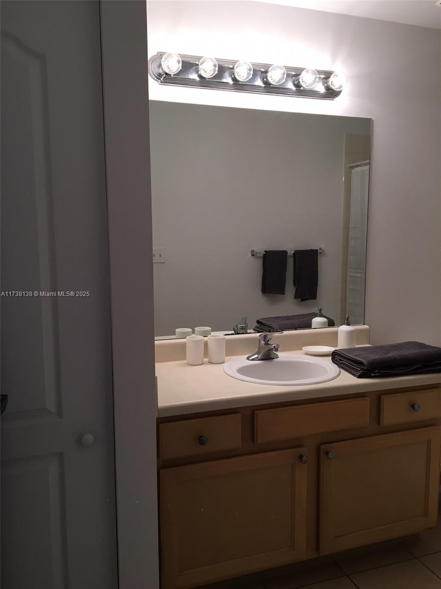 VALENCIA CONDO - Residential Lease