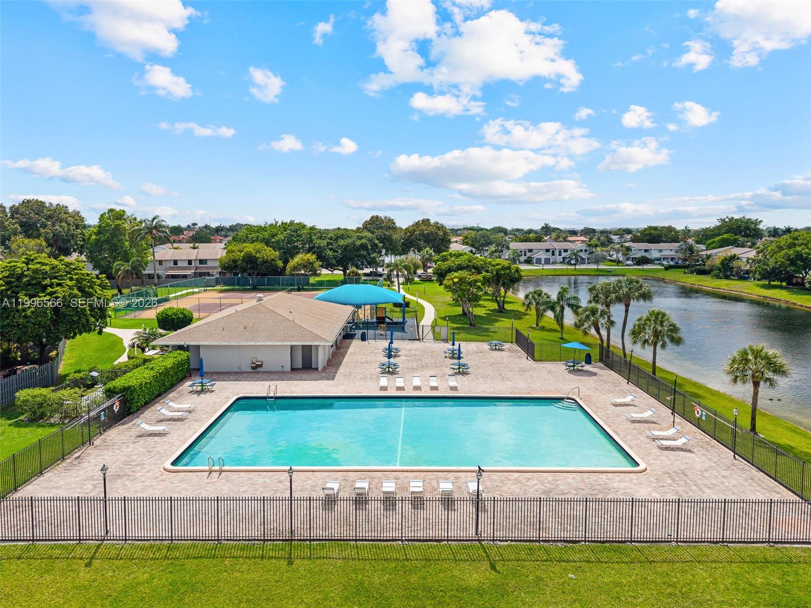 PEMBROKE POINTE SEC ONE - Residential