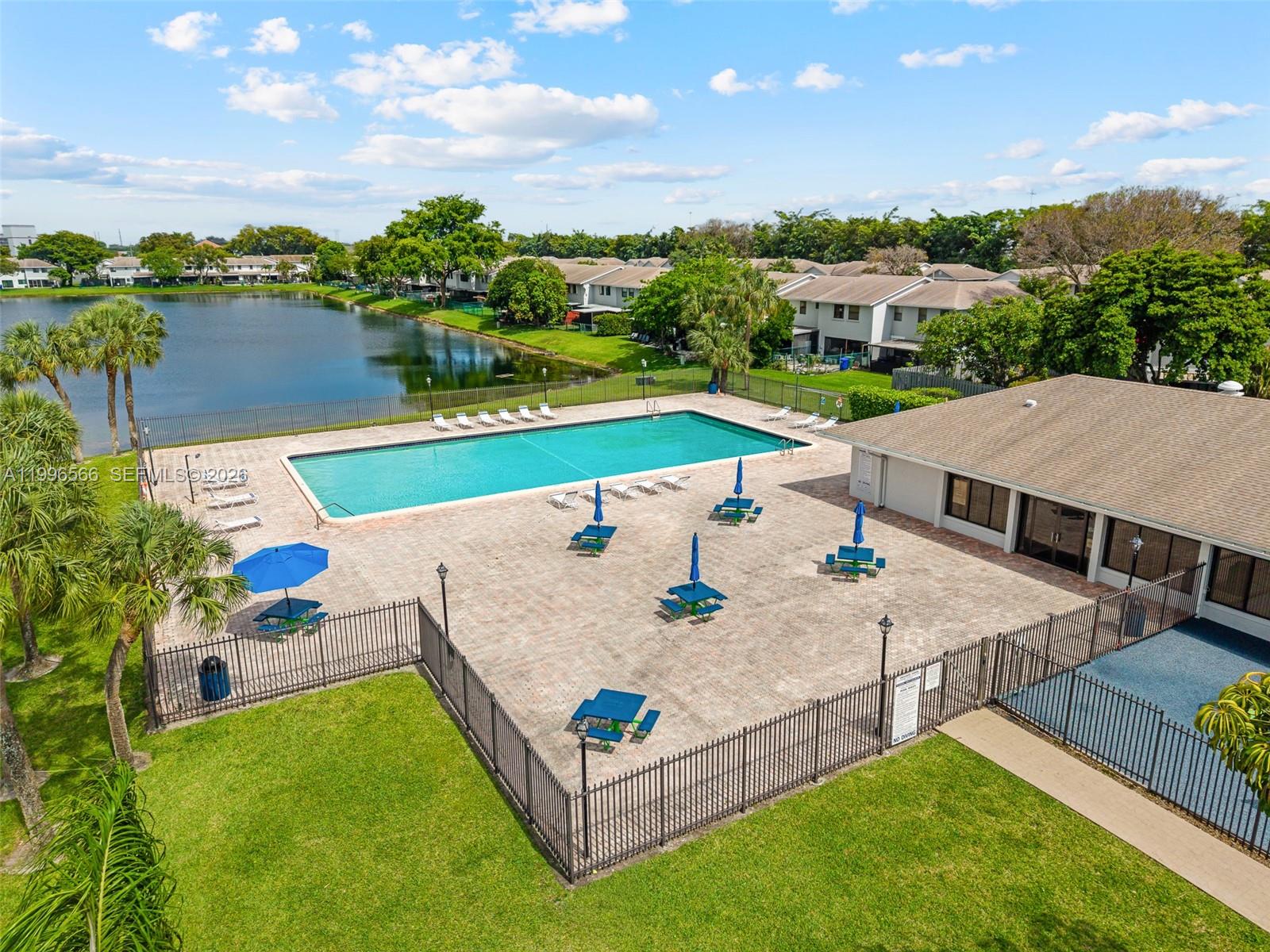 PEMBROKE POINTE SEC ONE - Residential