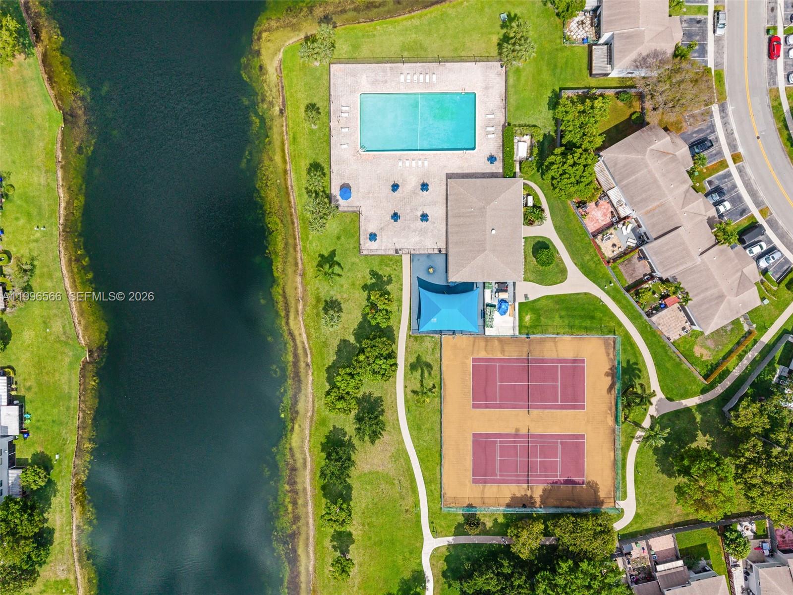 PEMBROKE POINTE SEC ONE - Residential