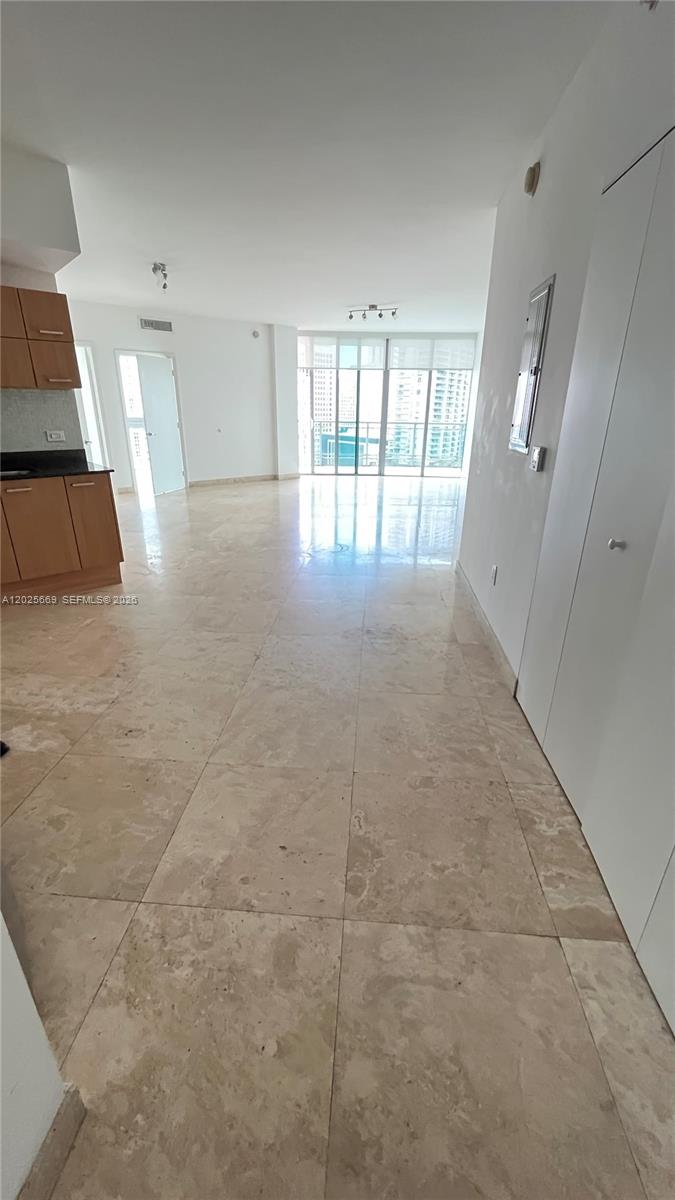 WIND CONDO - Residential Lease