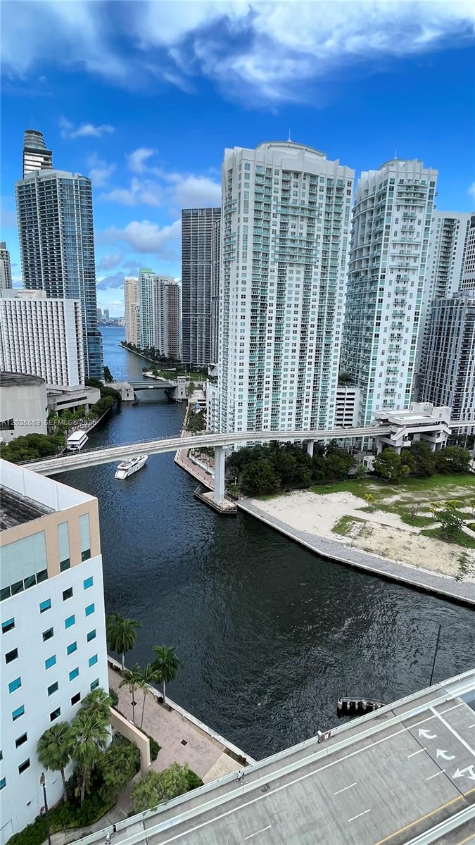 WIND CONDO - Residential Lease