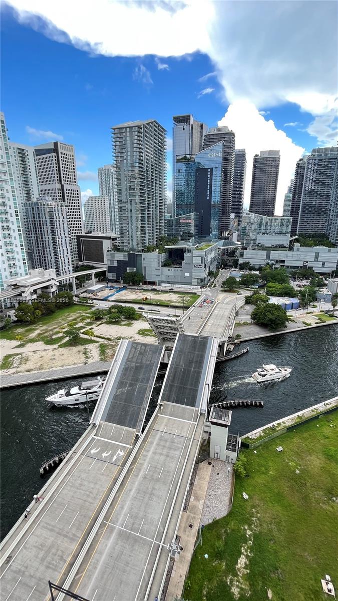 WIND CONDO - Residential Lease
