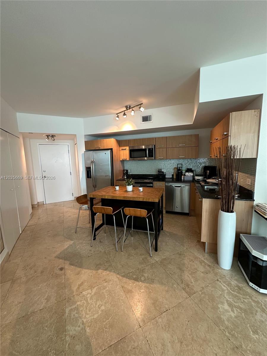 WIND CONDO - Residential Lease