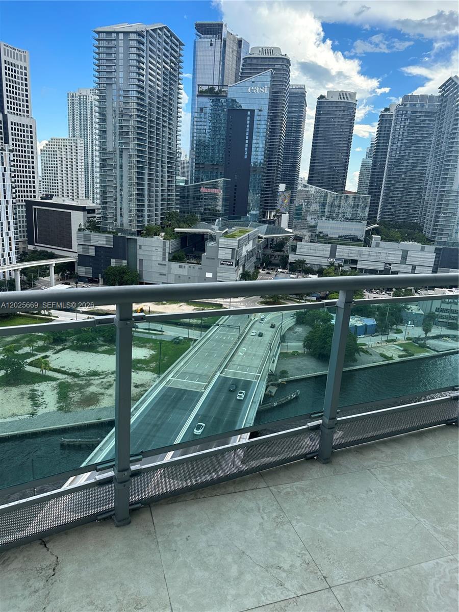 WIND CONDO - Residential Lease