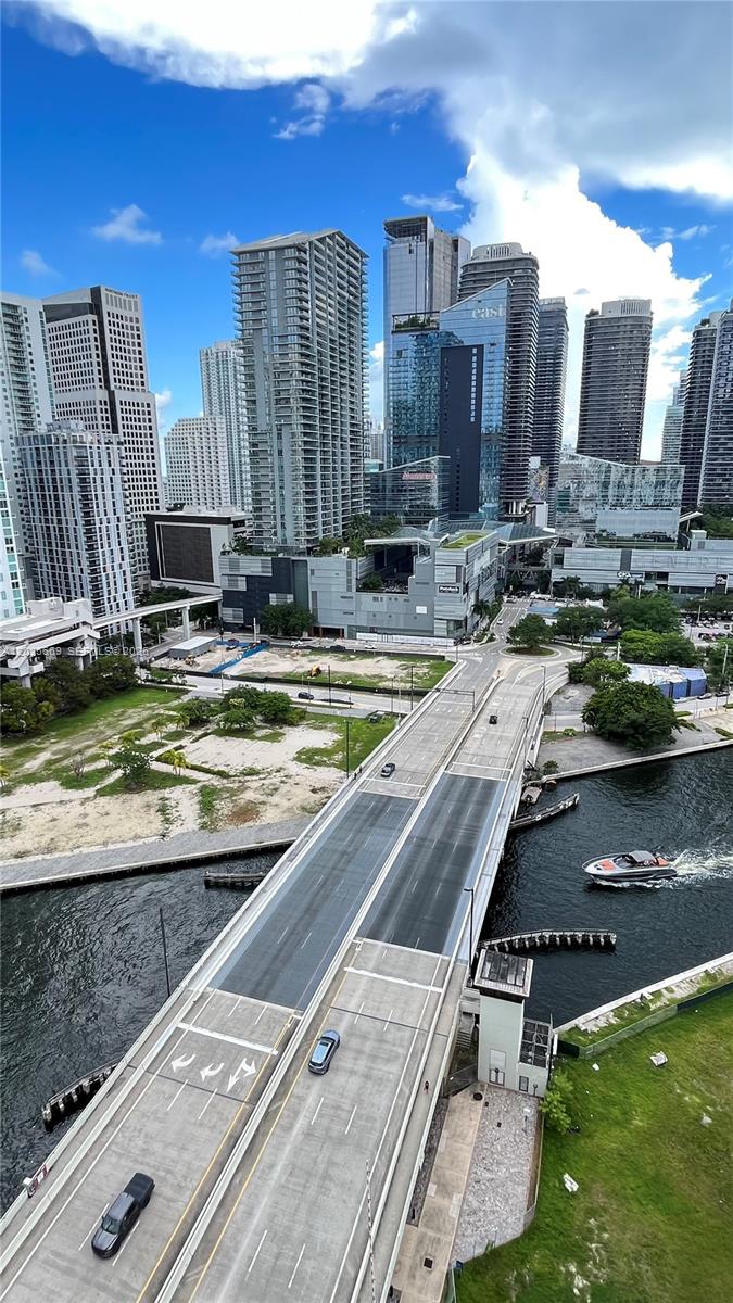 WIND CONDO - Residential Lease