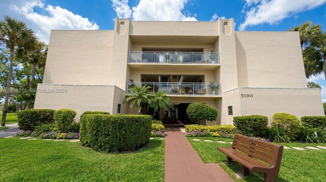 Beautiful 2-bedroom, 2-bath condo located in the desirable gated community of Las Verdes in Delray Beach. Las Verdes offers resort-style amenities including multiple pools, clubhouse, fitness center, tennis courts, trails, and beautifully landscaped grounds with a manned gate for added surveillance. Conveniently located close to the vibrant downtown Delray Beach, shopping, dining, major highways, and the beach. Ideal for full-time living or a seasonal retreat, this unit presents a great opportunity to own in one of Delray’s most centrally located communities.