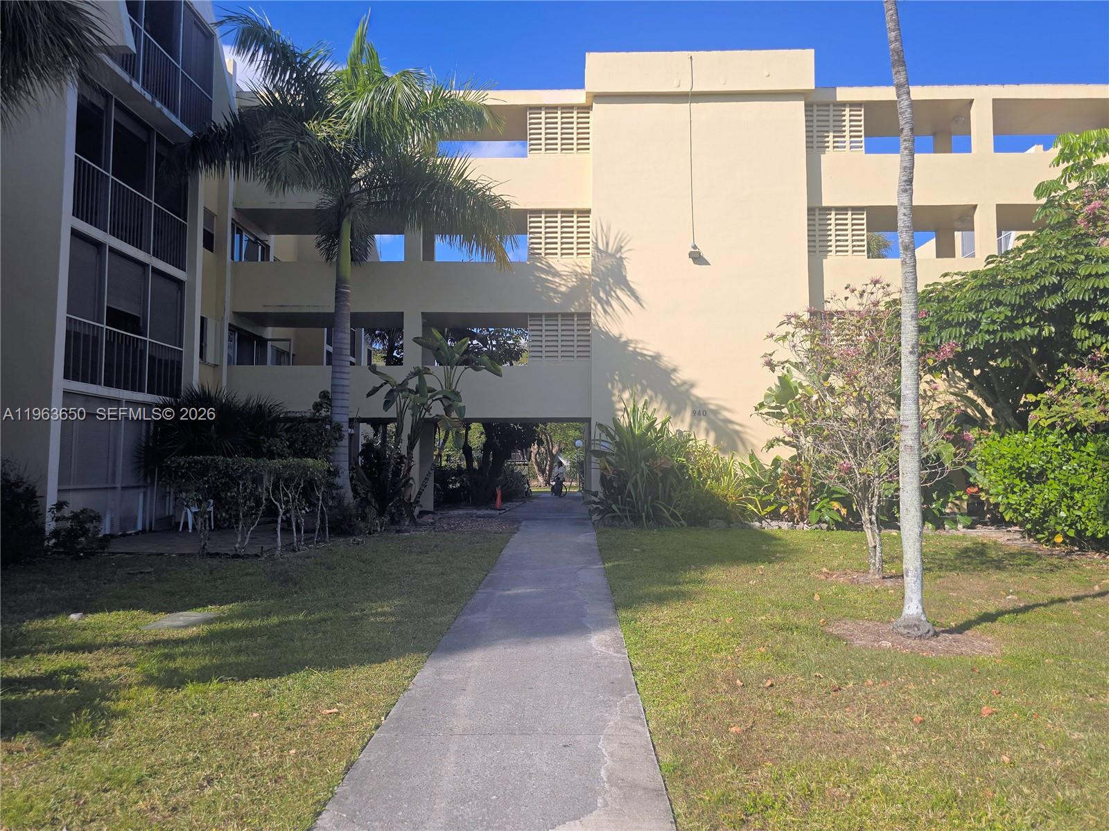 LAKE PARK CONDO NO 1 - BL - Residential
