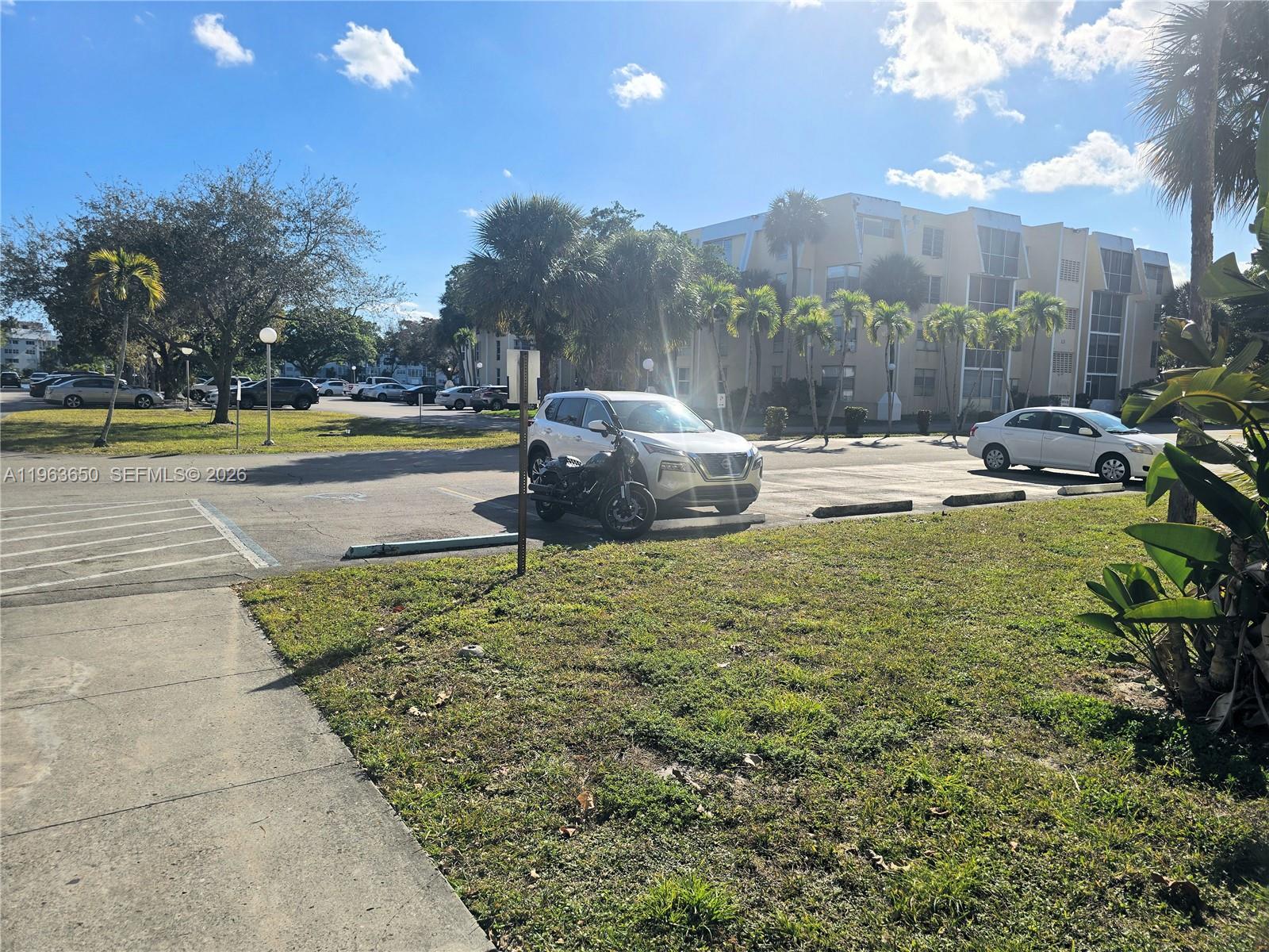 LAKE PARK CONDO NO 1 - BL - Residential