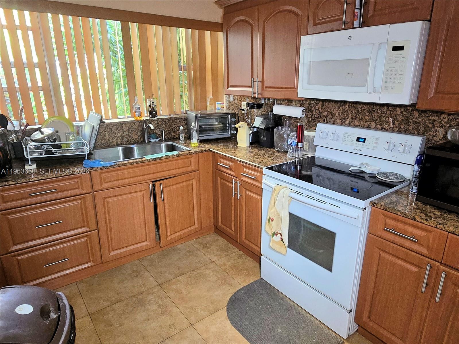 LAKE PARK CONDO NO 1 - BL - Residential