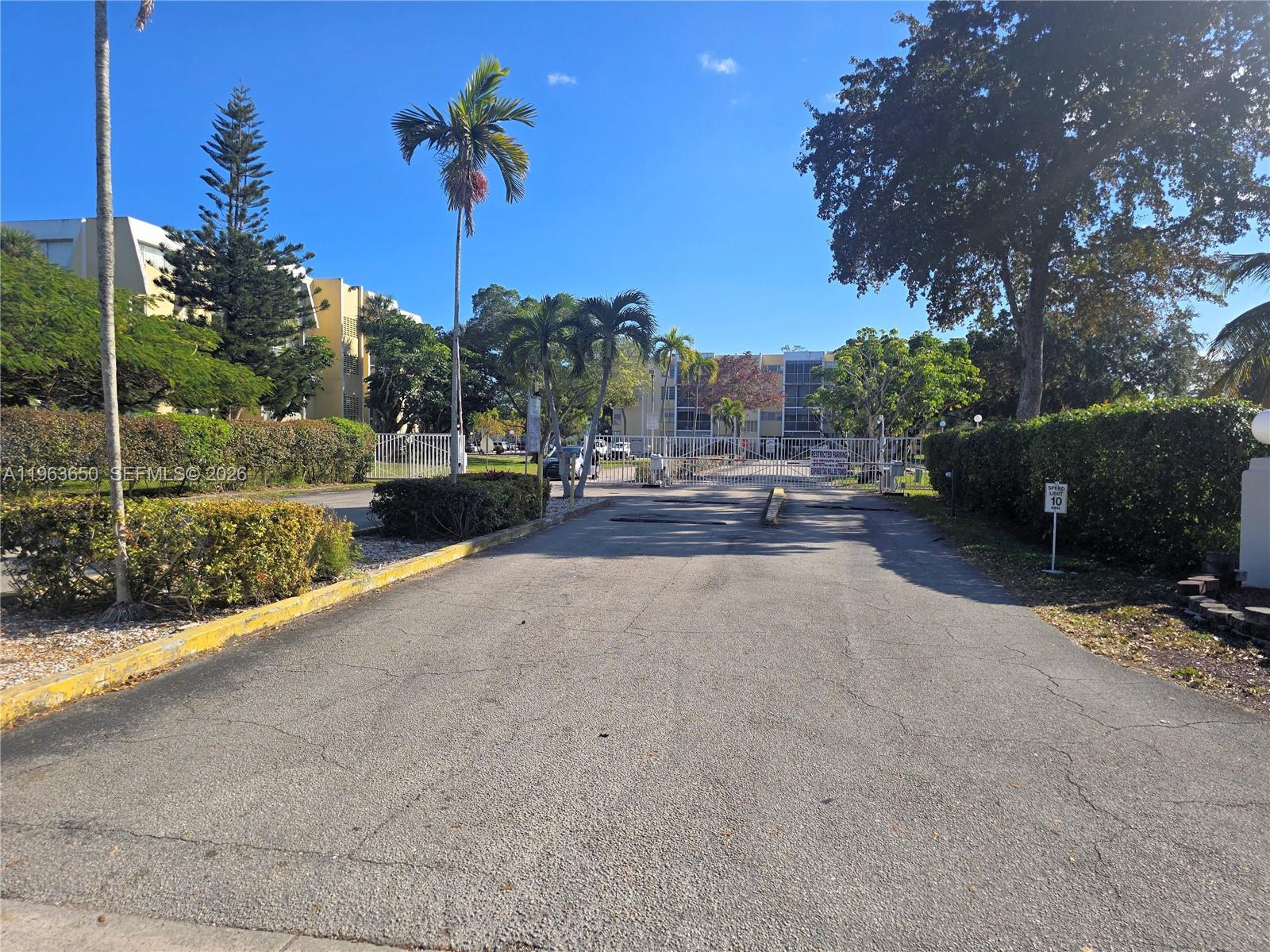 LAKE PARK CONDO NO 1 - BL - Residential