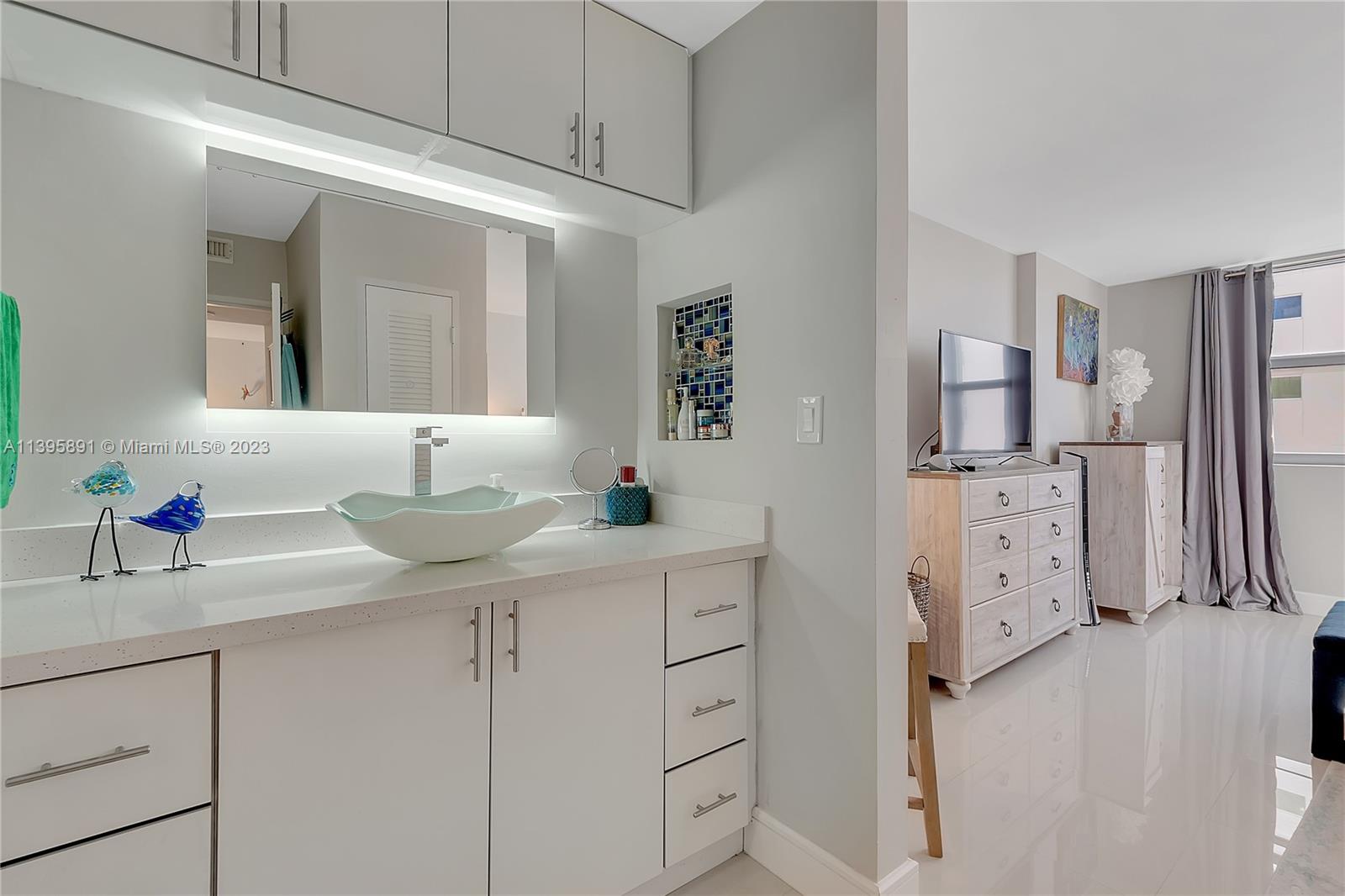 FOUR WINDS CONDO - Residential Lease