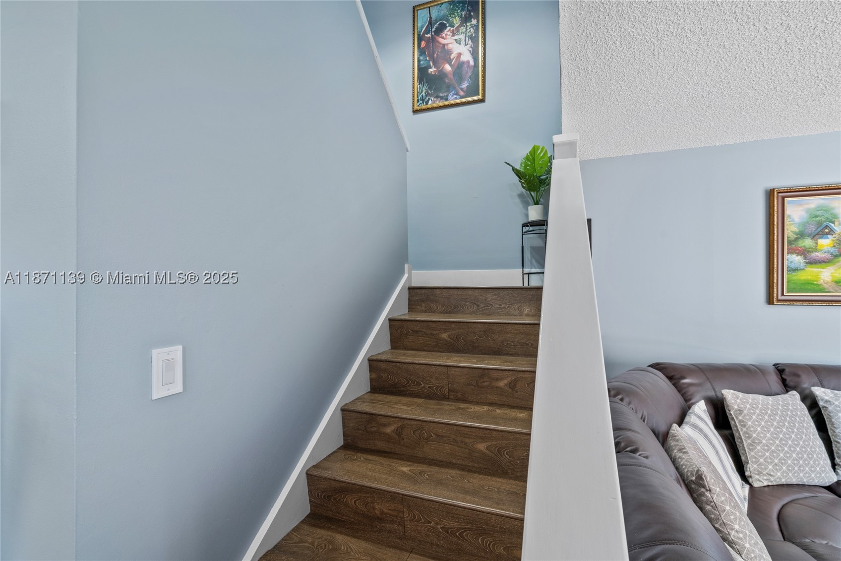 KENDALL LKS E LAKEVIEW TH - Residential