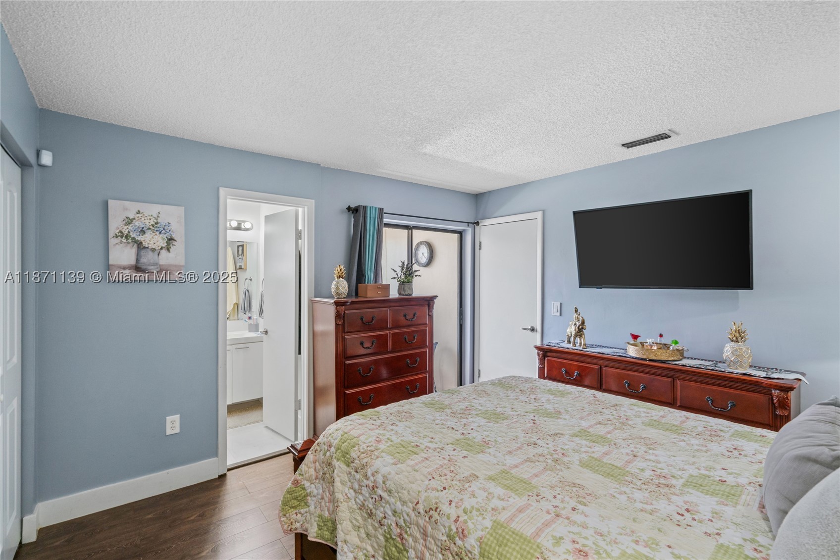 KENDALL LKS E LAKEVIEW TH - Residential