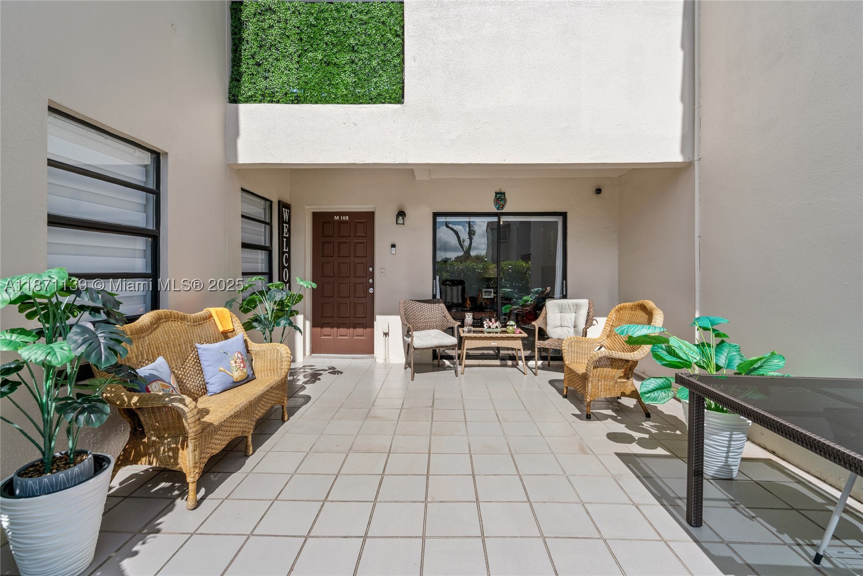KENDALL LKS E LAKEVIEW TH - Residential