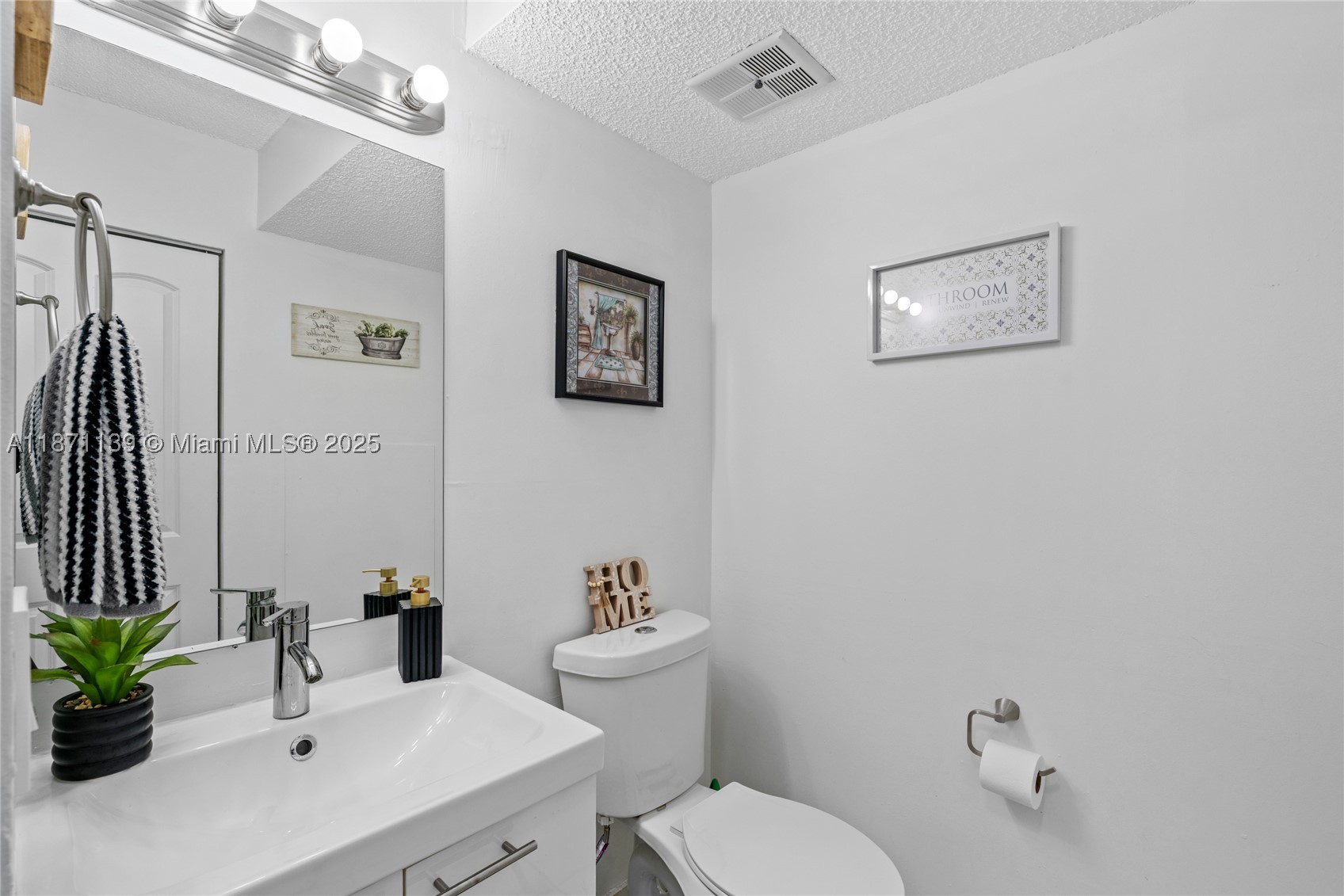 KENDALL LKS E LAKEVIEW TH - Residential