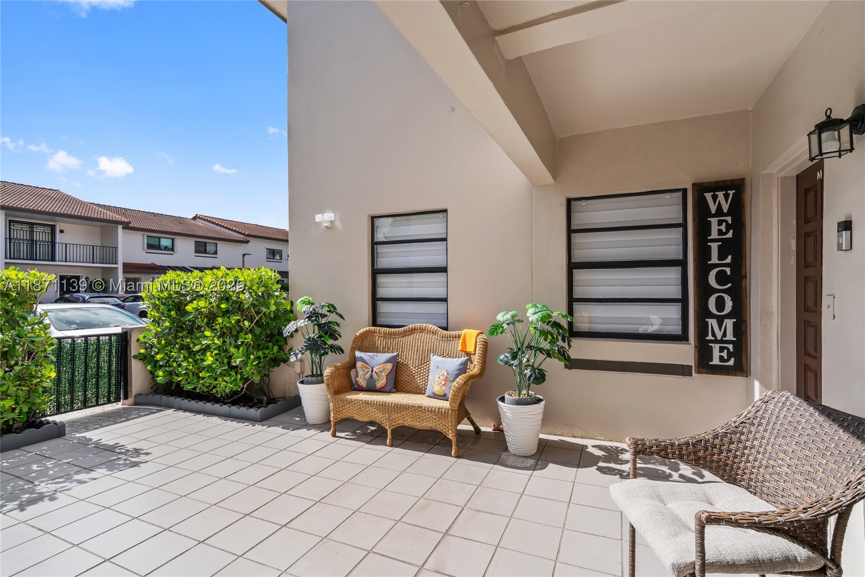 KENDALL LKS E LAKEVIEW TH - Residential