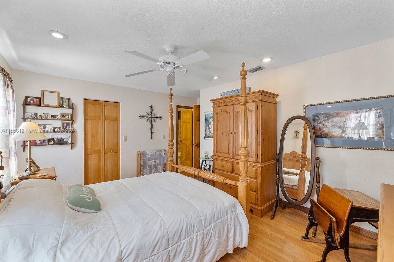 FAMILY HOMES - Residential