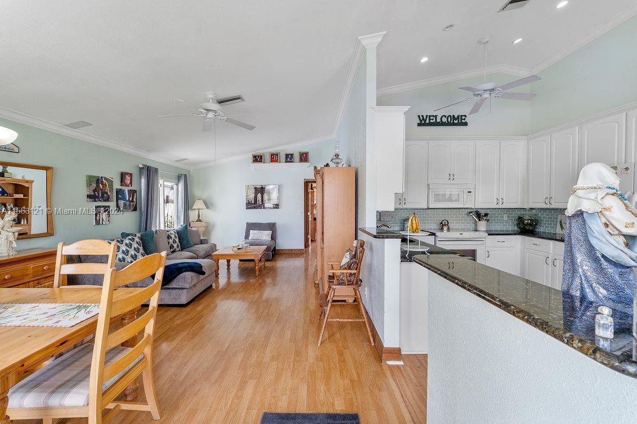 FAMILY HOMES - Residential