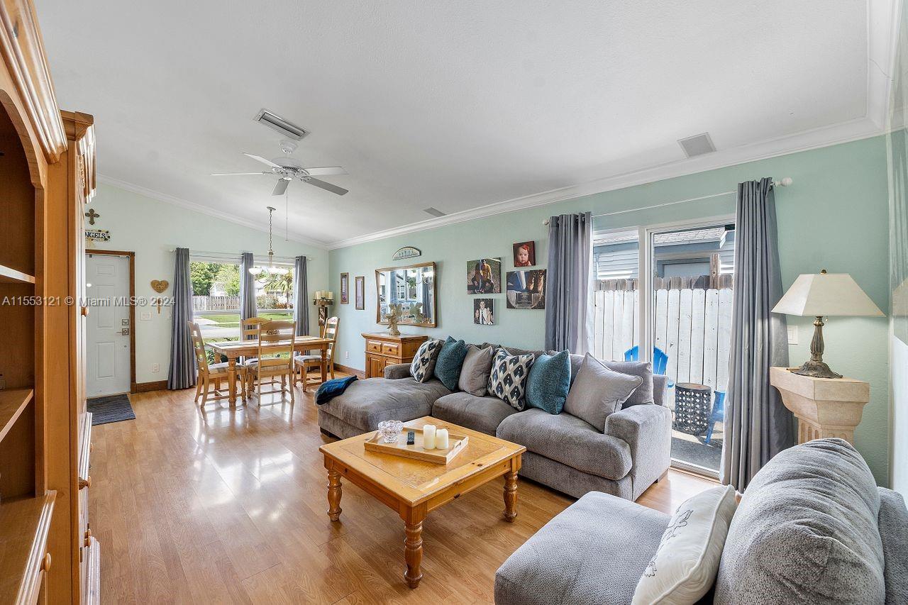 FAMILY HOMES - Residential