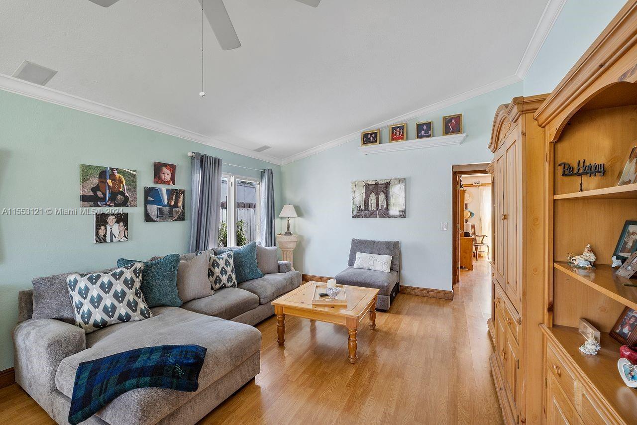 FAMILY HOMES - Residential
