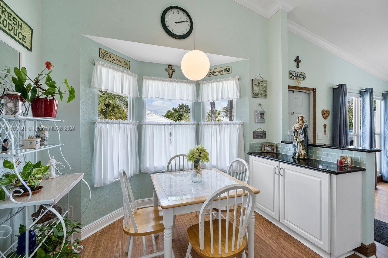 FAMILY HOMES - Residential