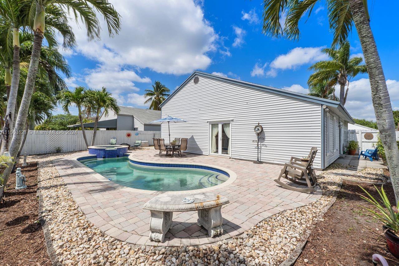 FAMILY HOMES - Residential