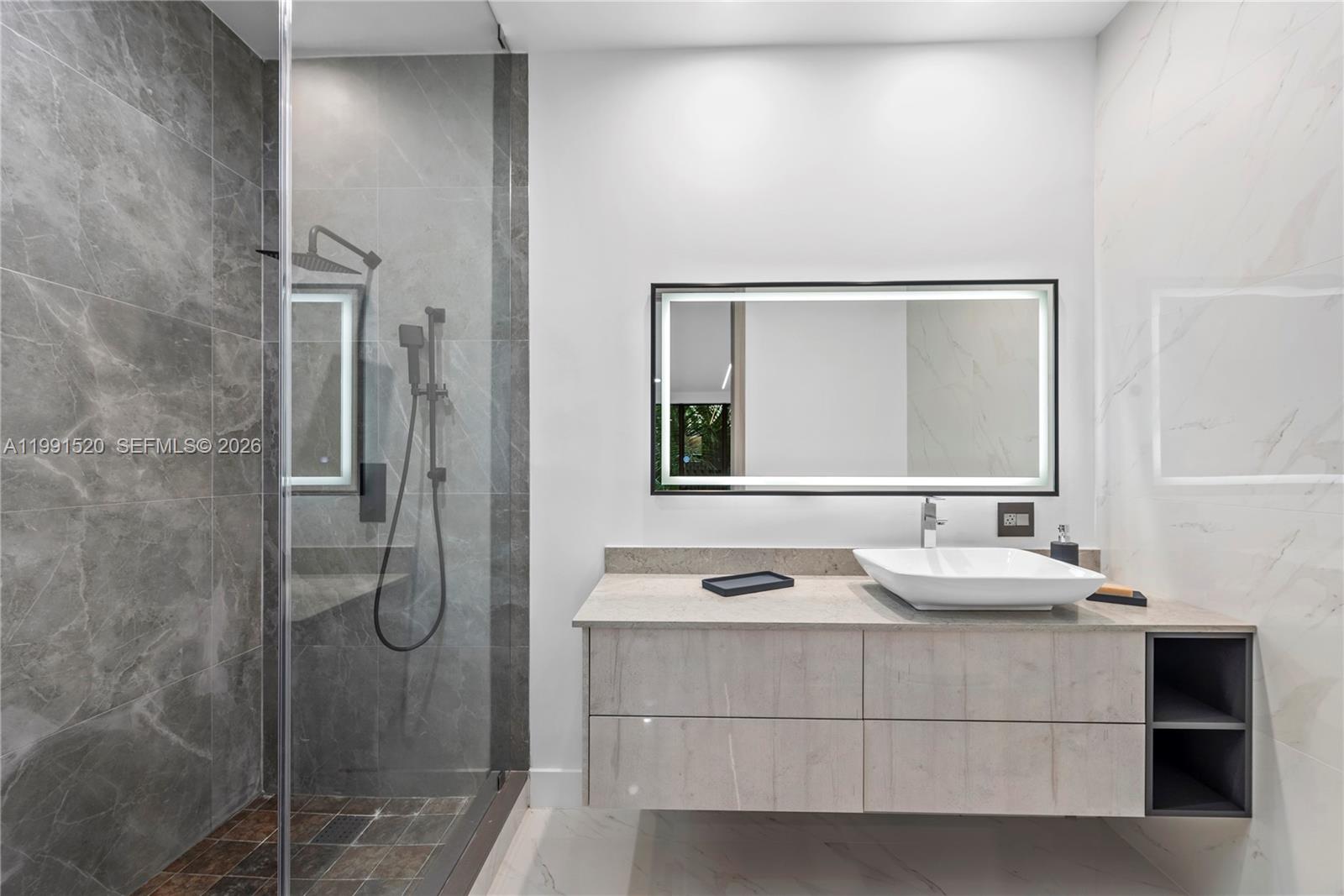 BELLE MEADE 1ST ADDN - Residential