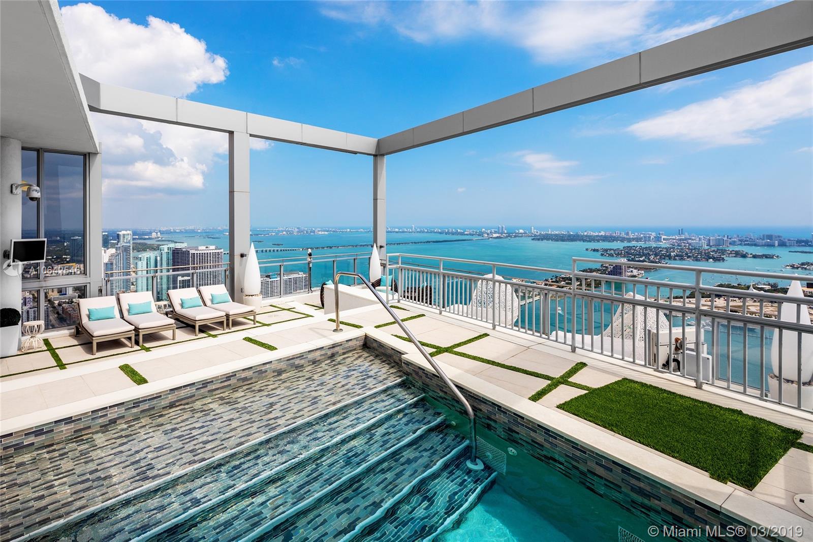 MARQUIS CONDO - Residential
