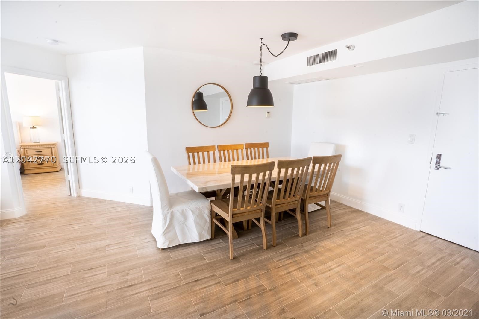 MYSTIC POINTE TOWER 500 C - Residential
