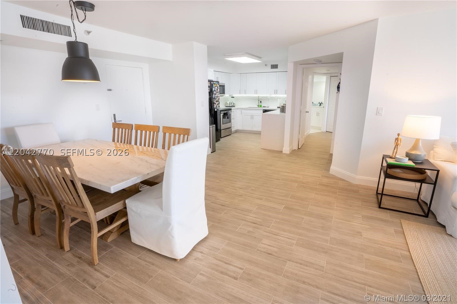 MYSTIC POINTE TOWER 500 C - Residential