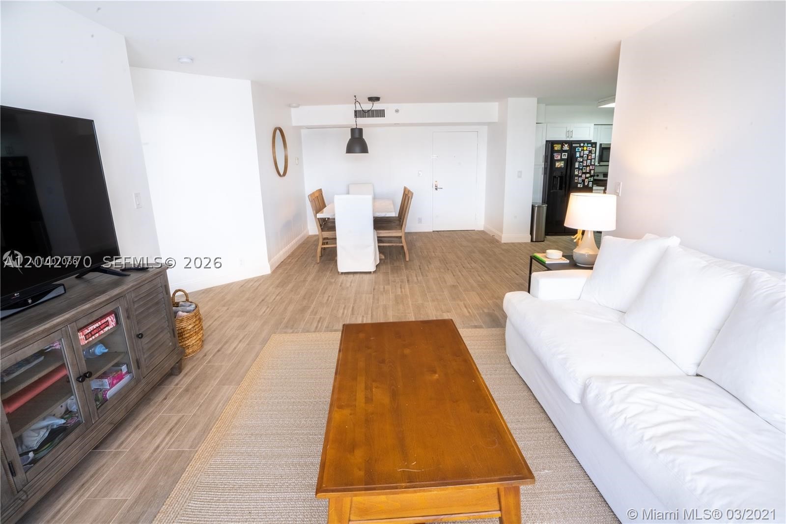 MYSTIC POINTE TOWER 500 C - Residential