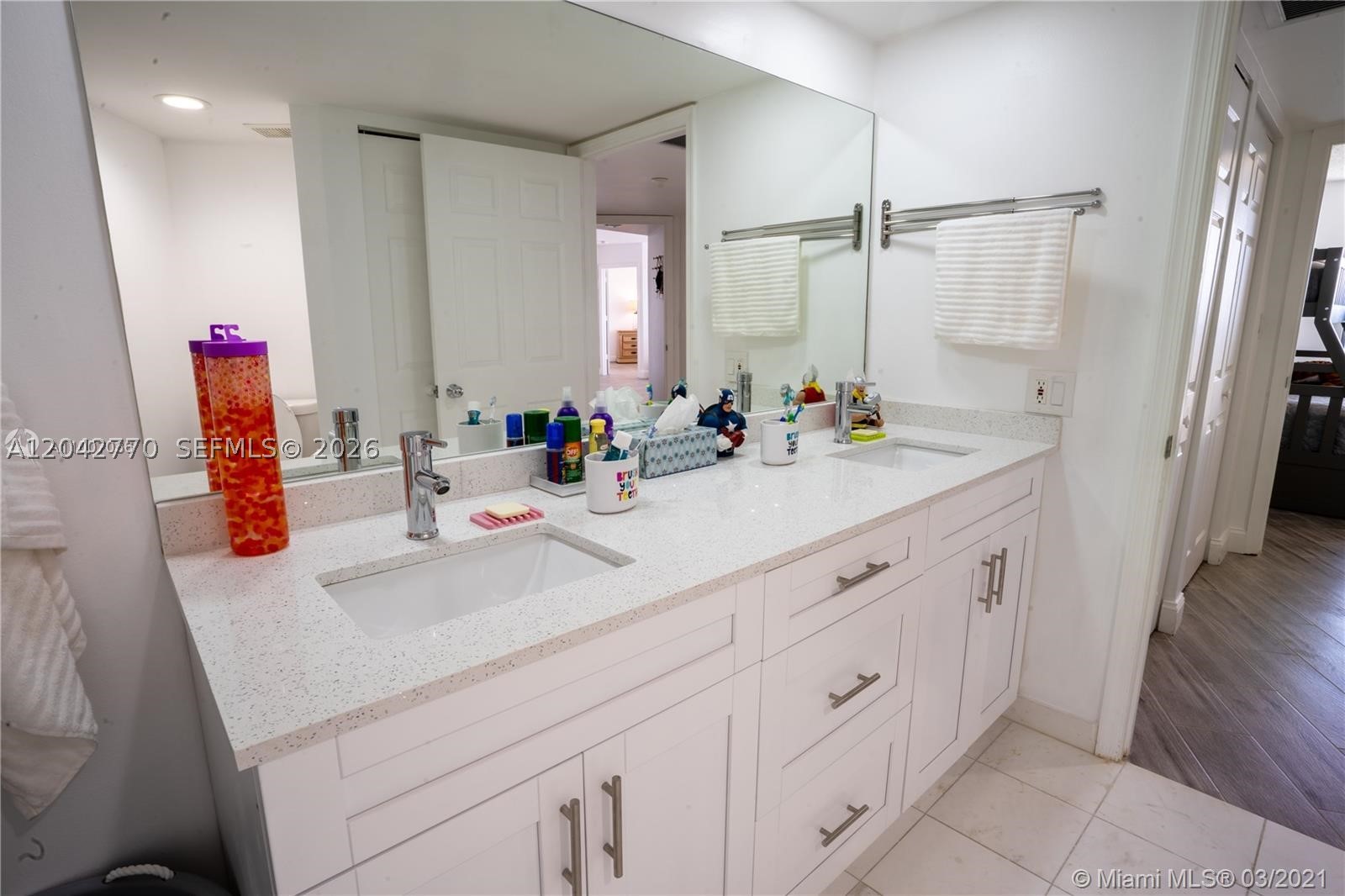 MYSTIC POINTE TOWER 500 C - Residential
