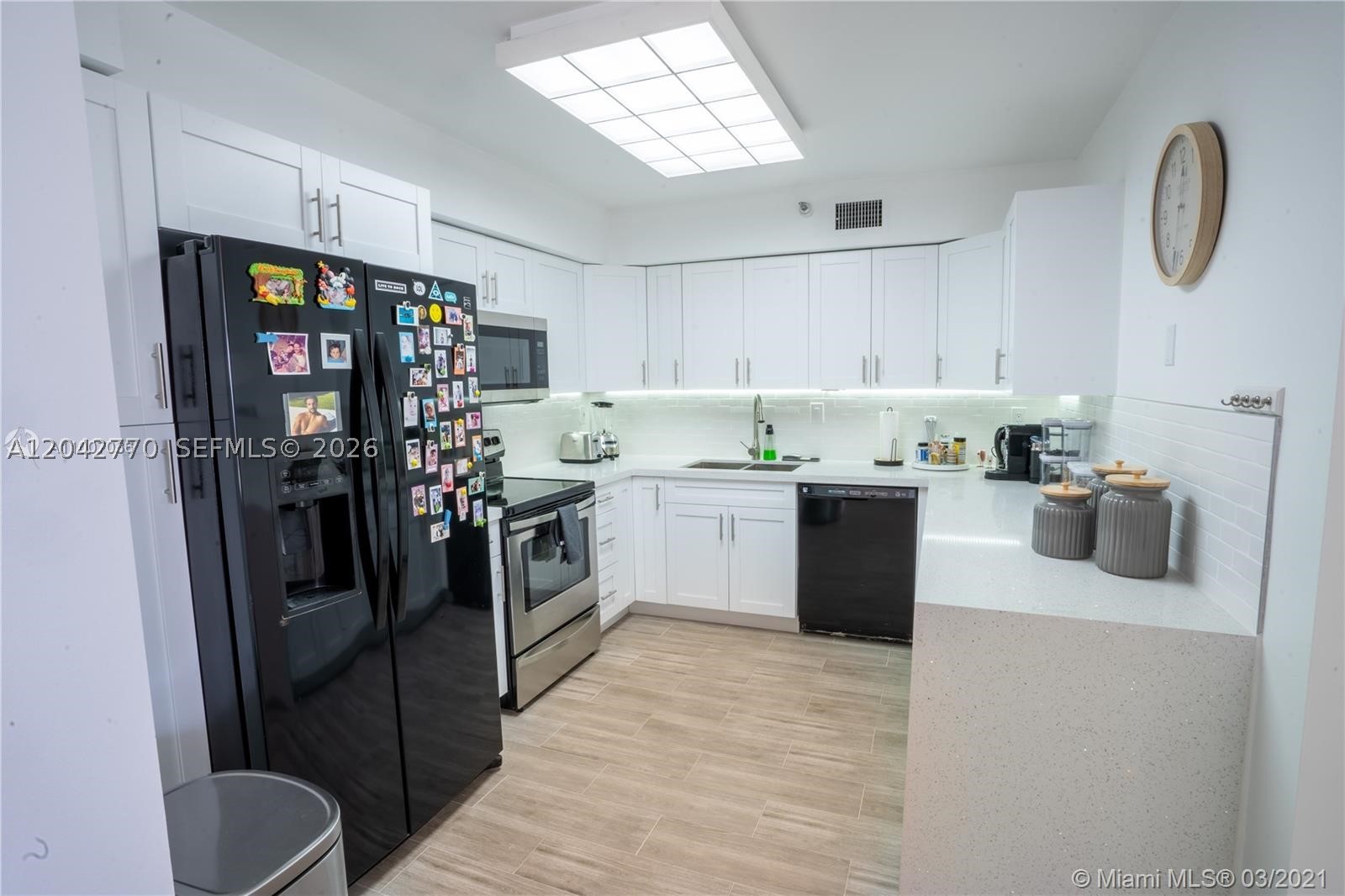 MYSTIC POINTE TOWER 500 C - Residential
