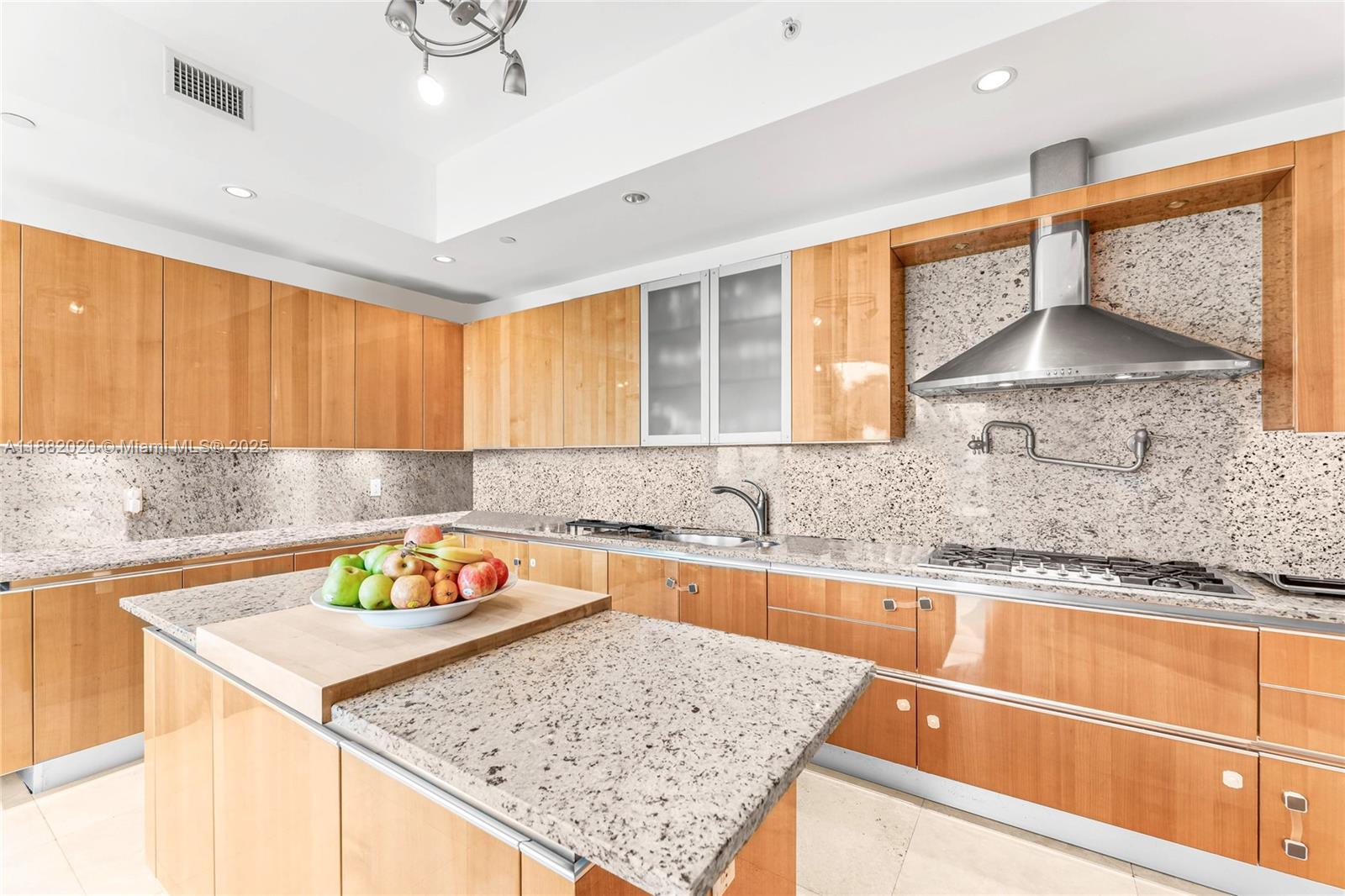 TURNBERRY OCEAN COLONY SO - Residential