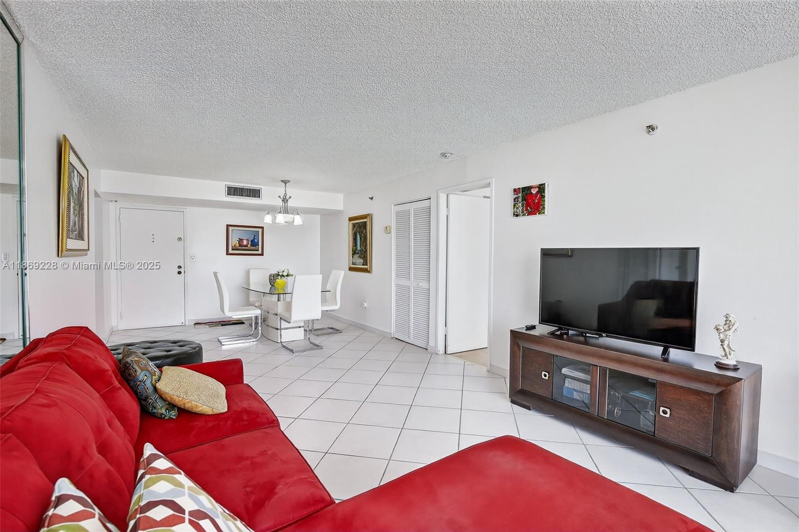 WINSTON TOWERS 600 CONDO - Residential